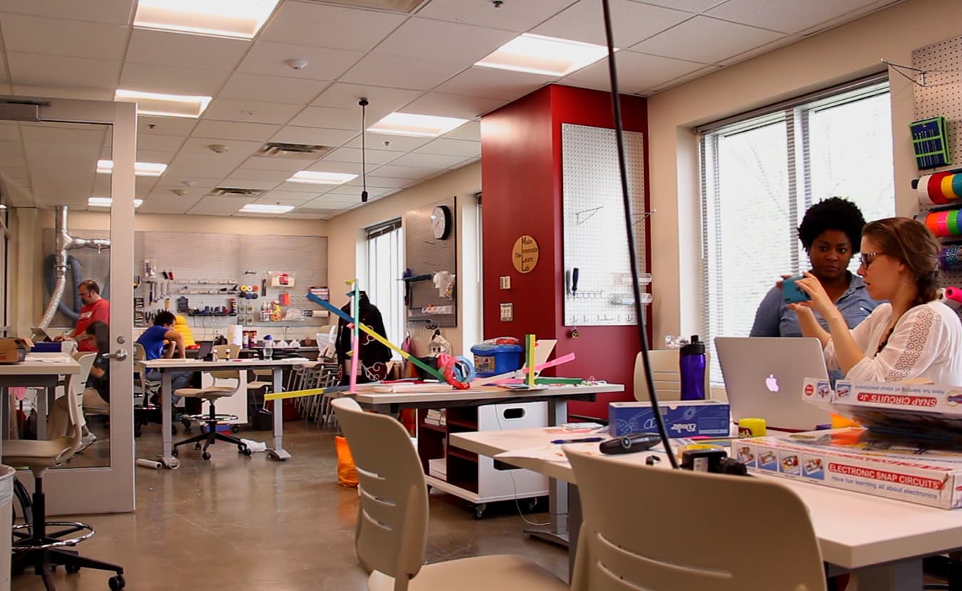 Make Innovate Learn Lab gives students working in Saturday Art School’s Saturday Studio class access to a variety of technology and tools, including a 3D printer and laser cutters. | Photo courtesy of Indiana University Communications